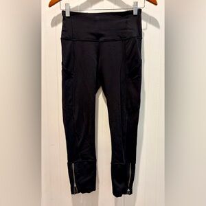 Lululemon Black Leggings with lots of pockets